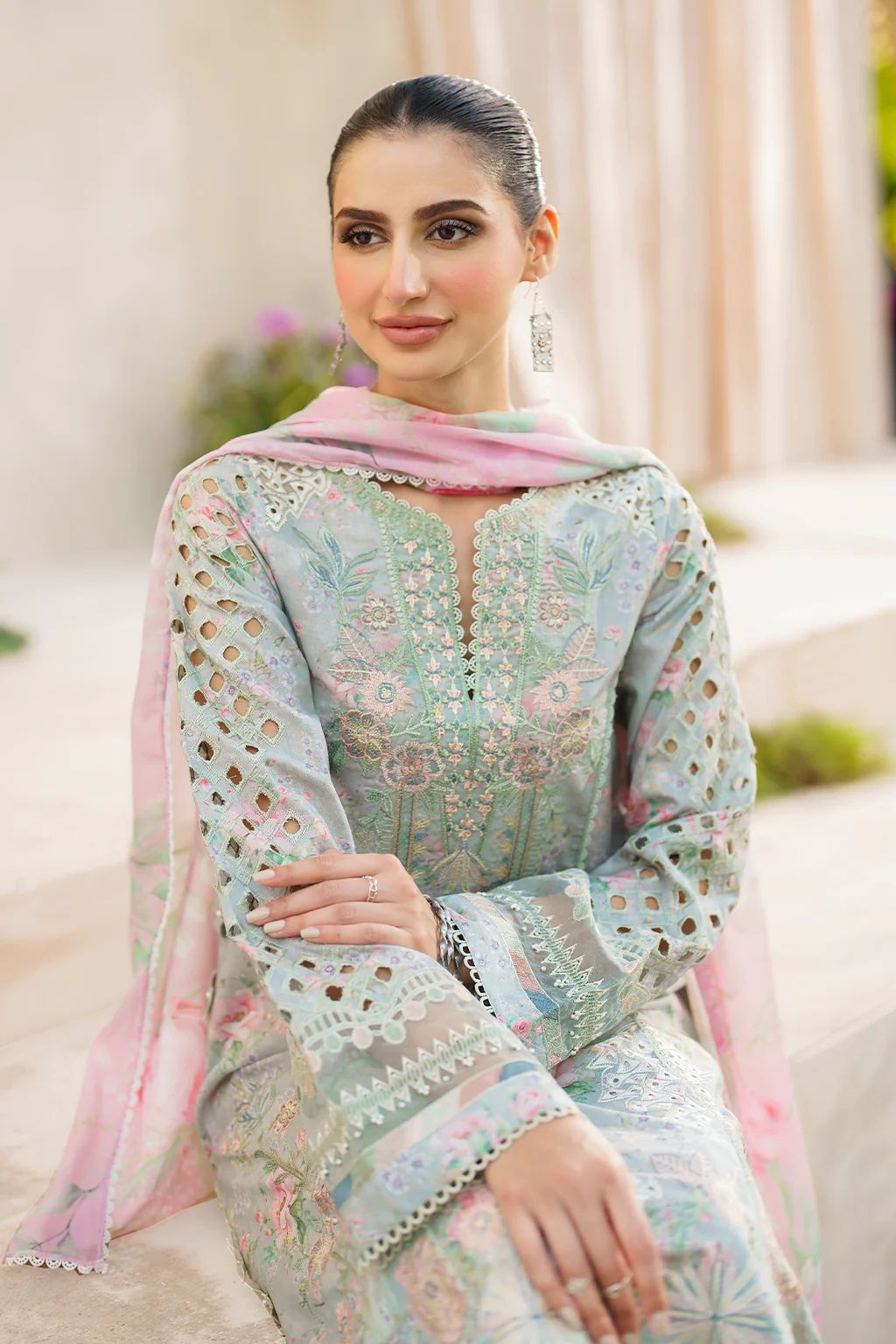 IZNIK Festive Lawn SFL-07
