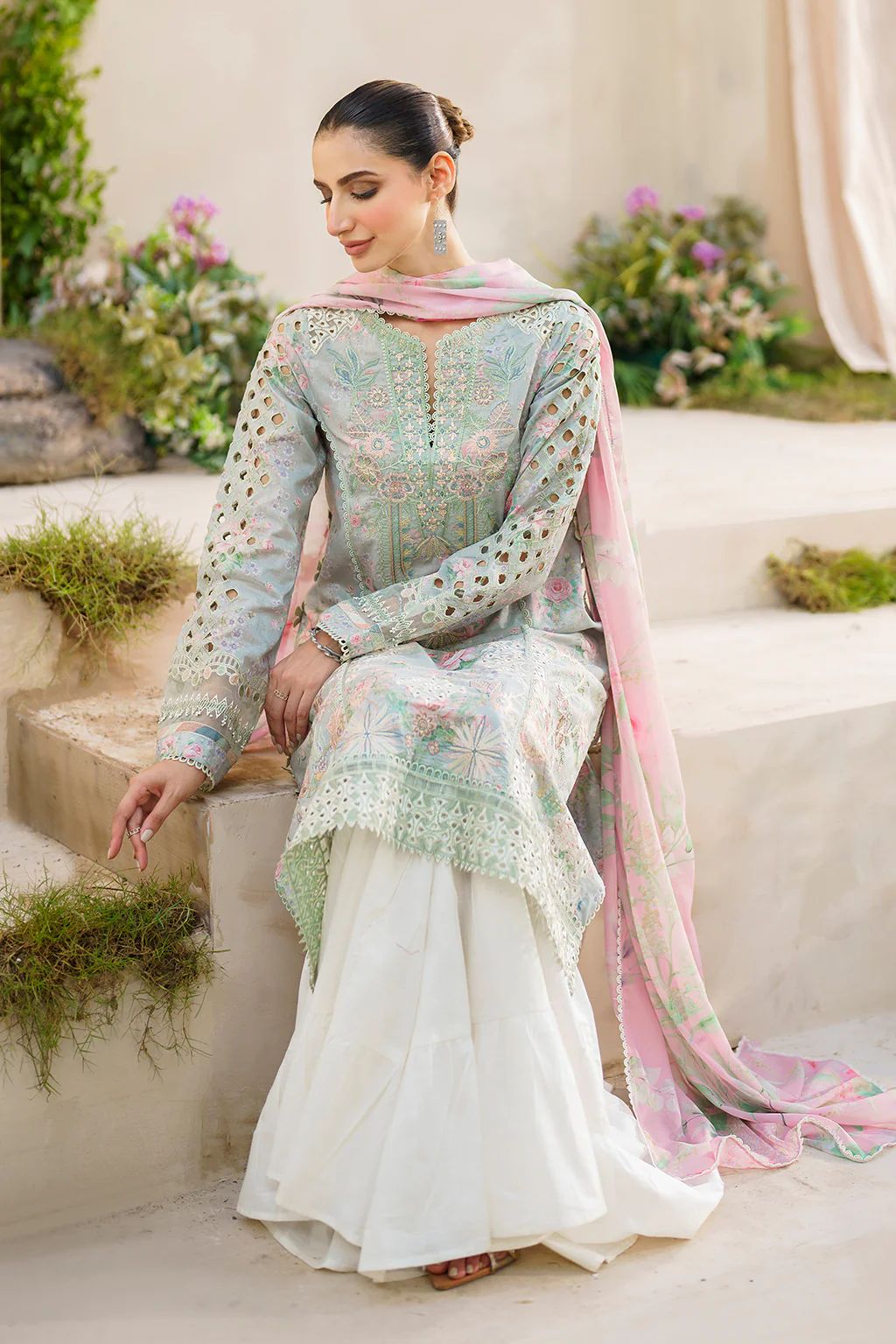IZNIK Festive Lawn SFL-07
