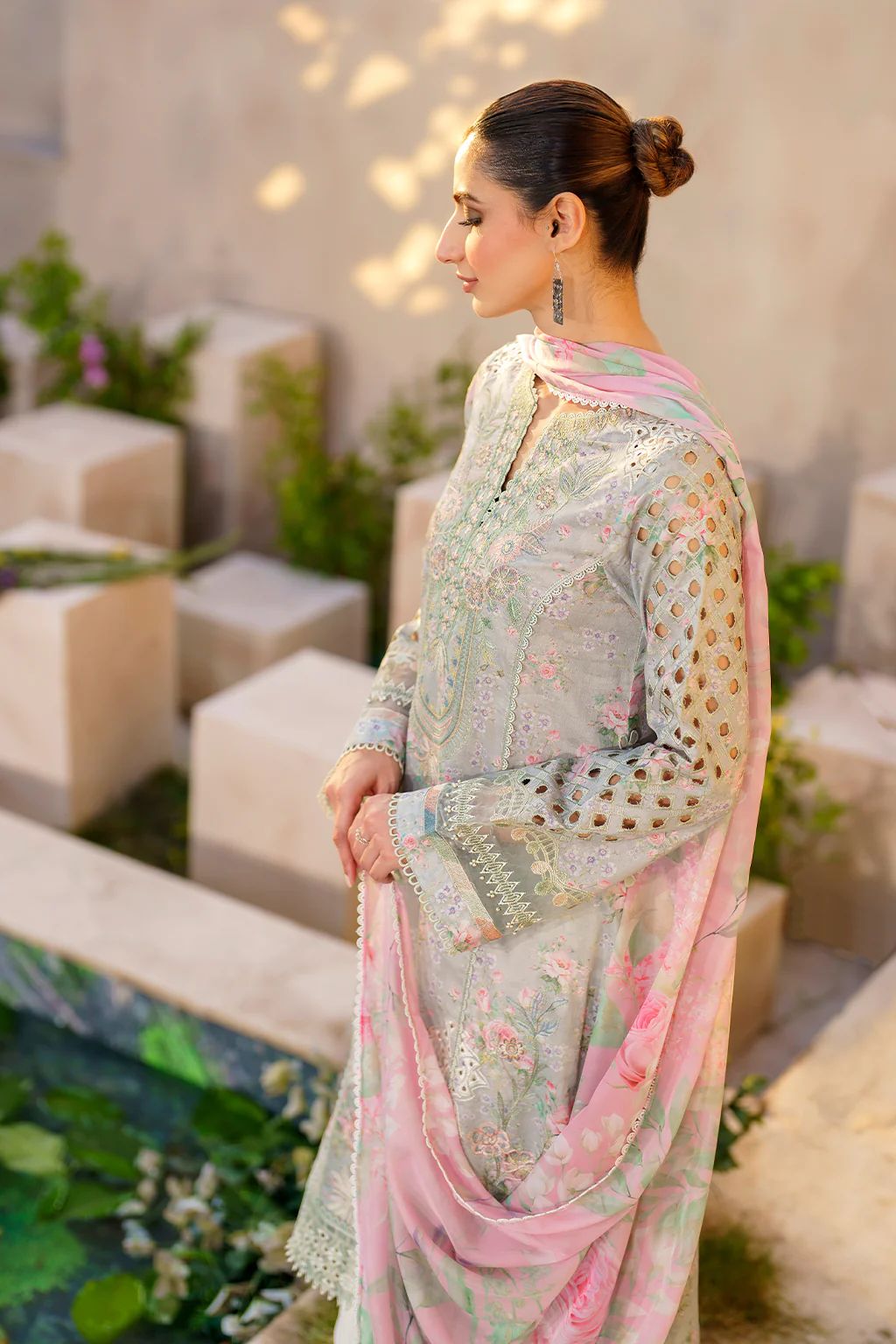 IZNIK Festive Lawn SFL-07