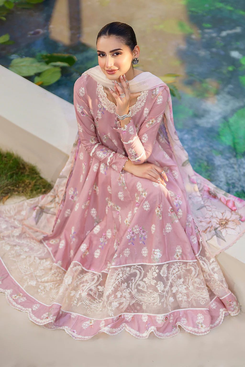 IZNIK Festive Lawn SFL-08