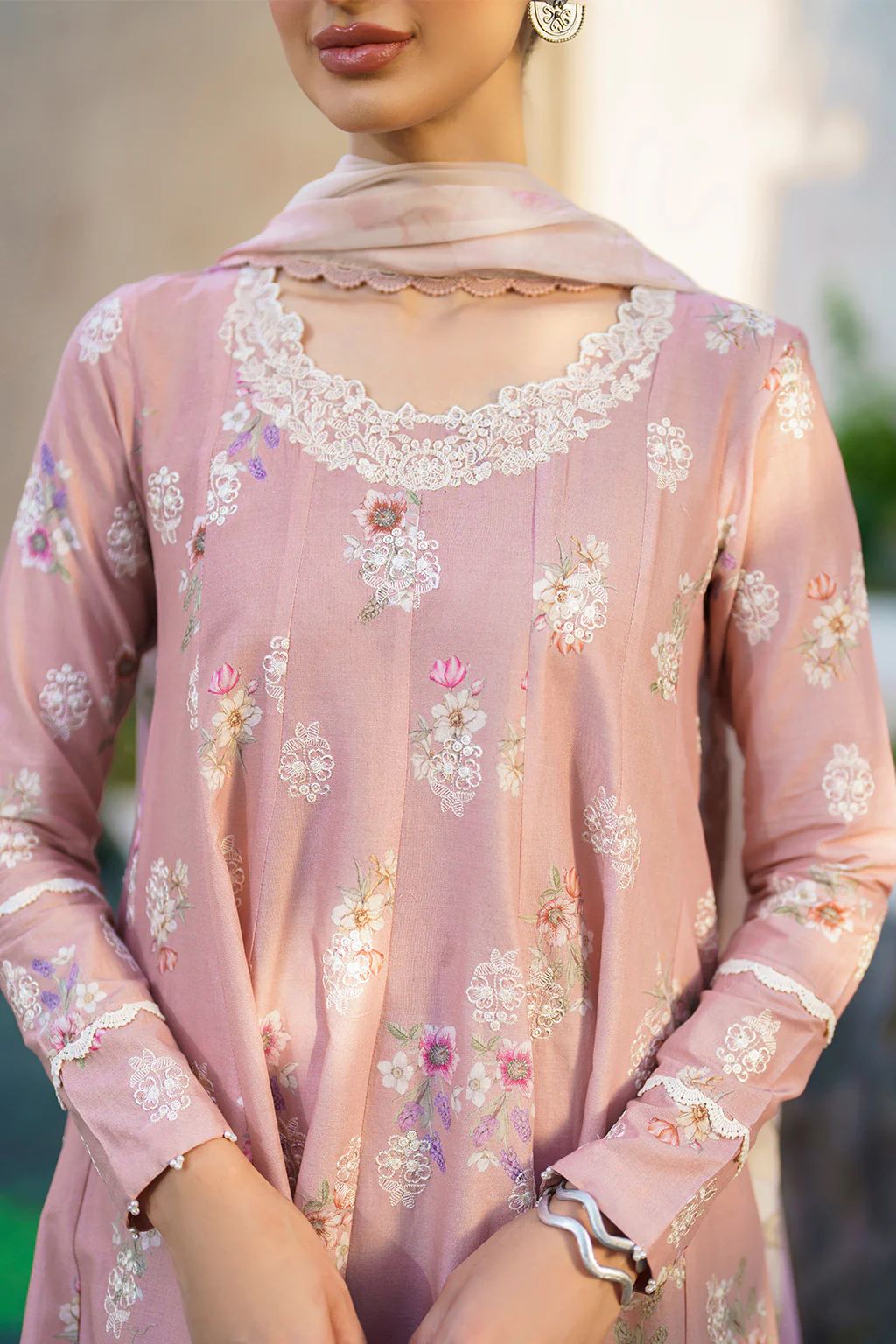 IZNIK Festive Lawn SFL-08