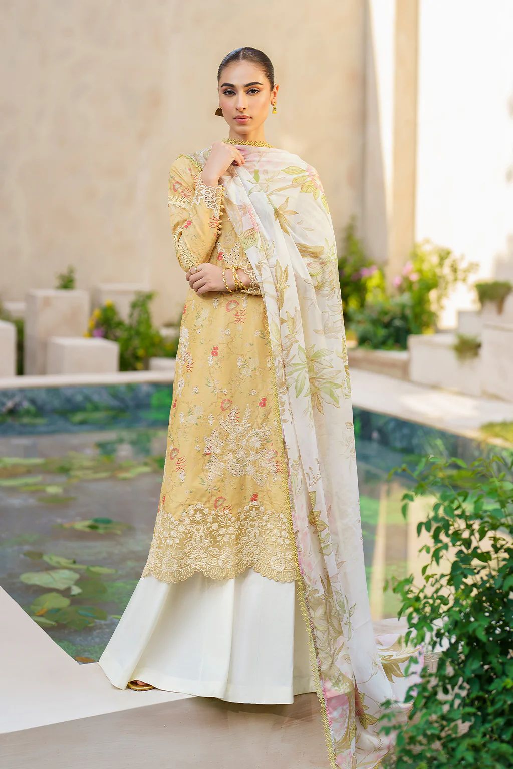 IZNIK Festive Lawn SFL-09