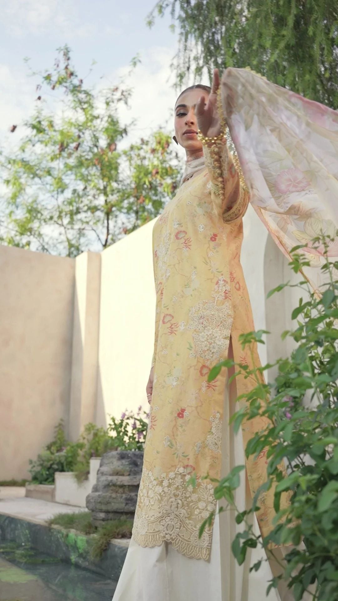IZNIK Festive Lawn SFL-09