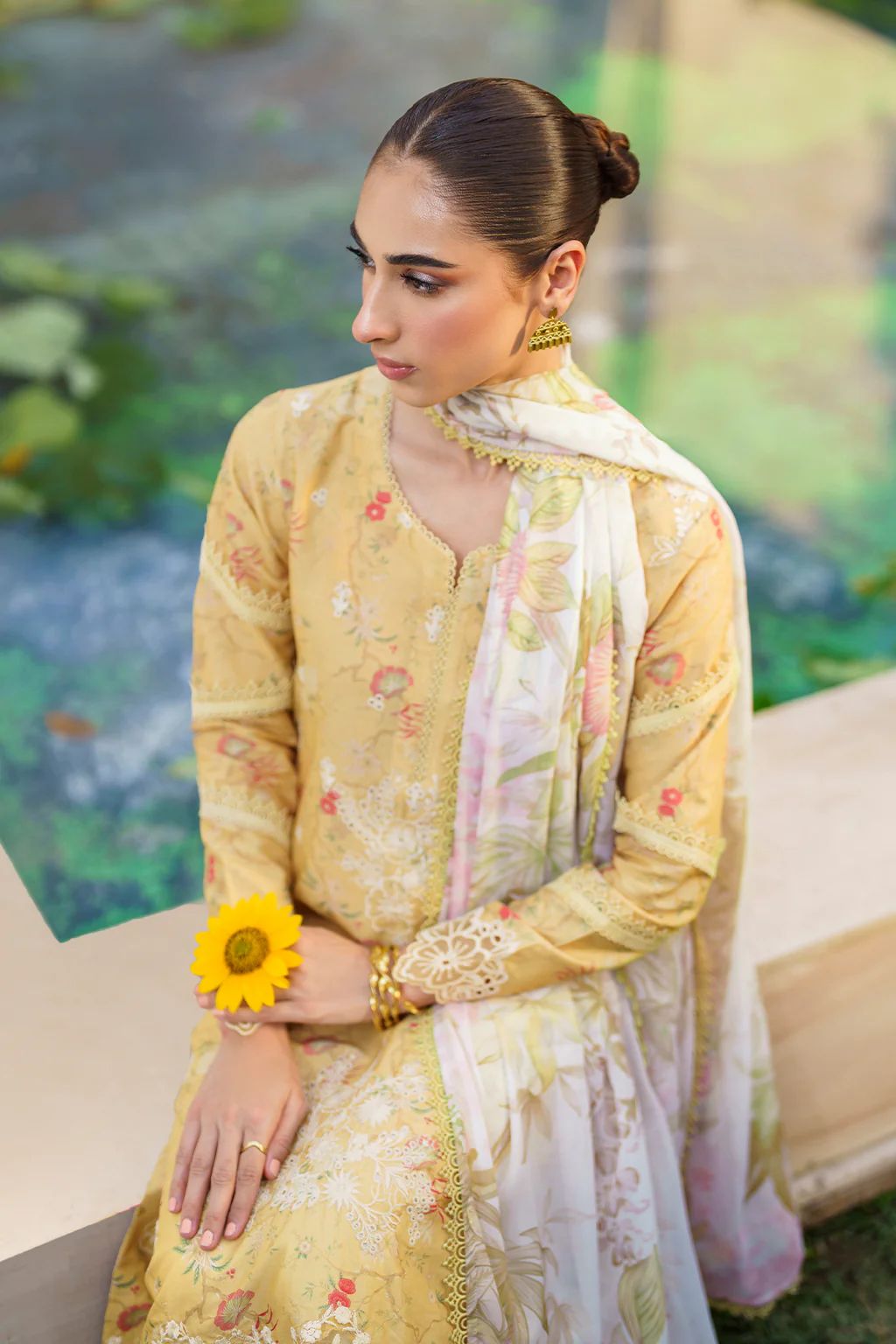 IZNIK Festive Lawn SFL-09