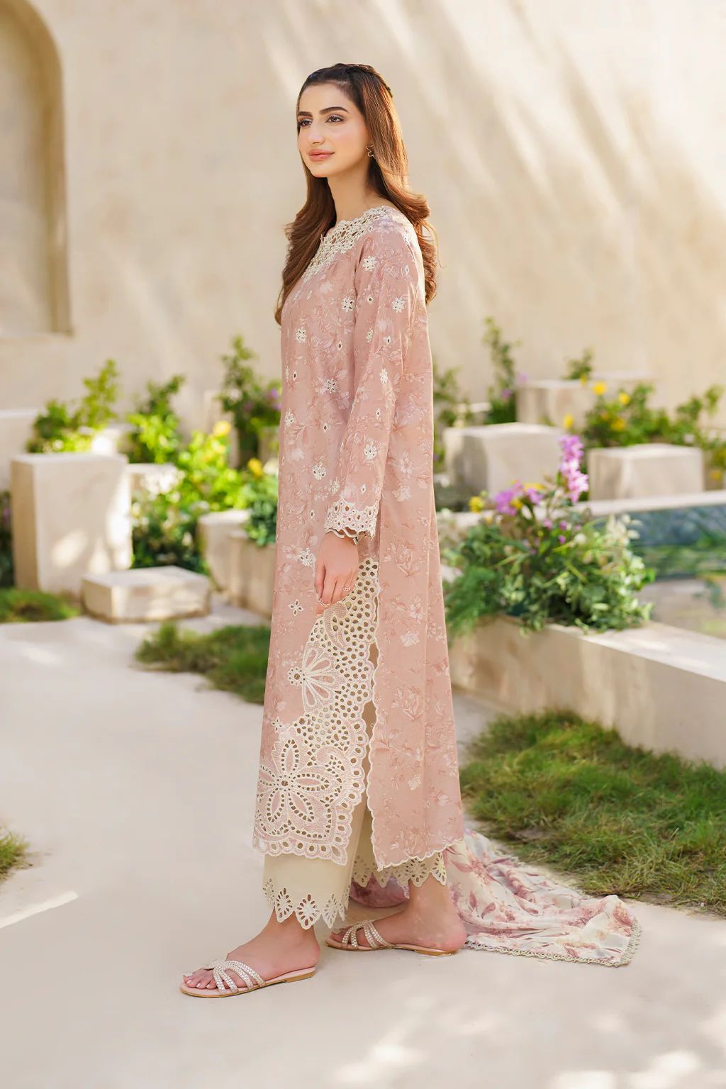 IZNIK Festive Lawn SFL-11