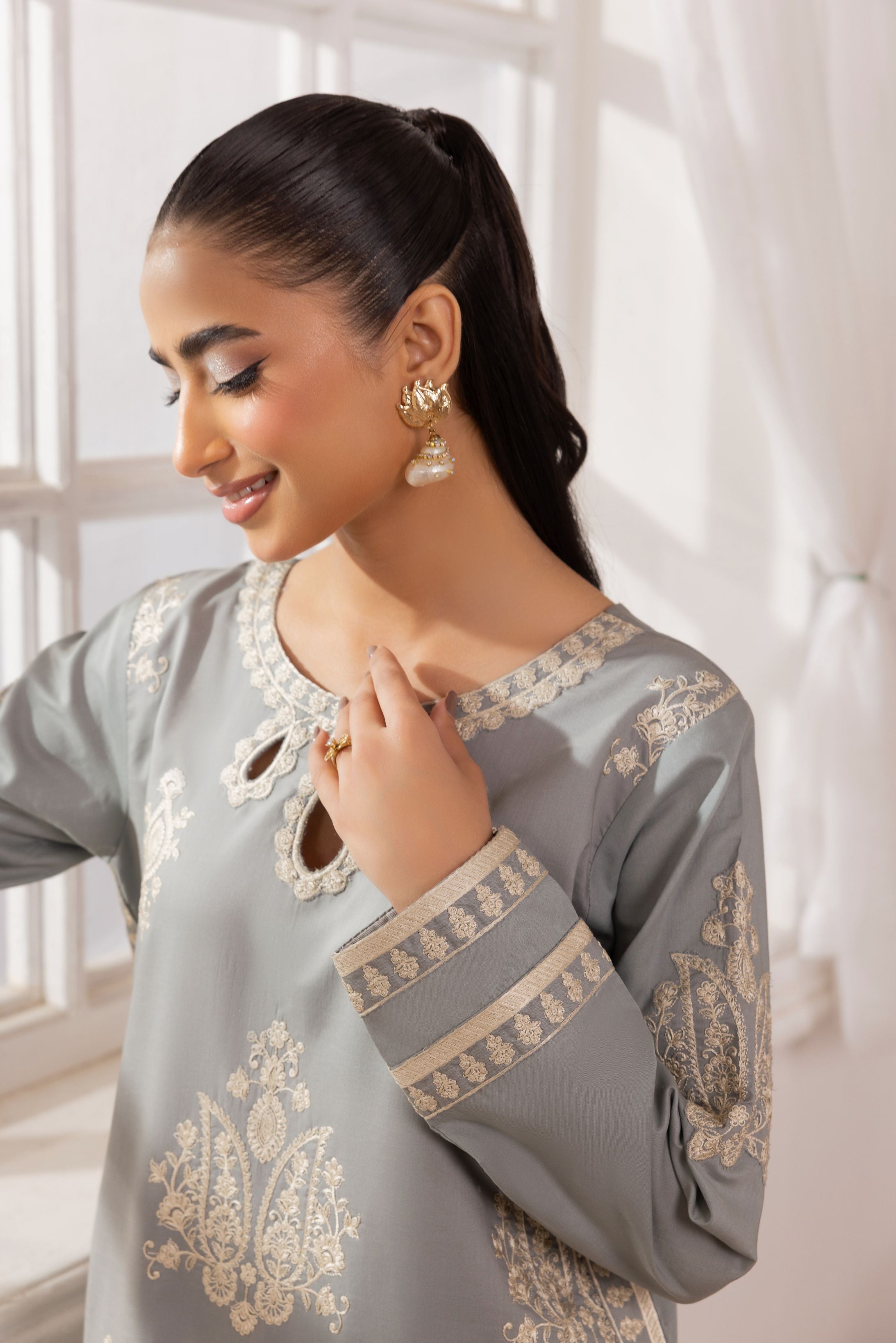 Lawn Breeze by Mohagni – 3pc Ready to Wear Cotton Summer Suit LMB3