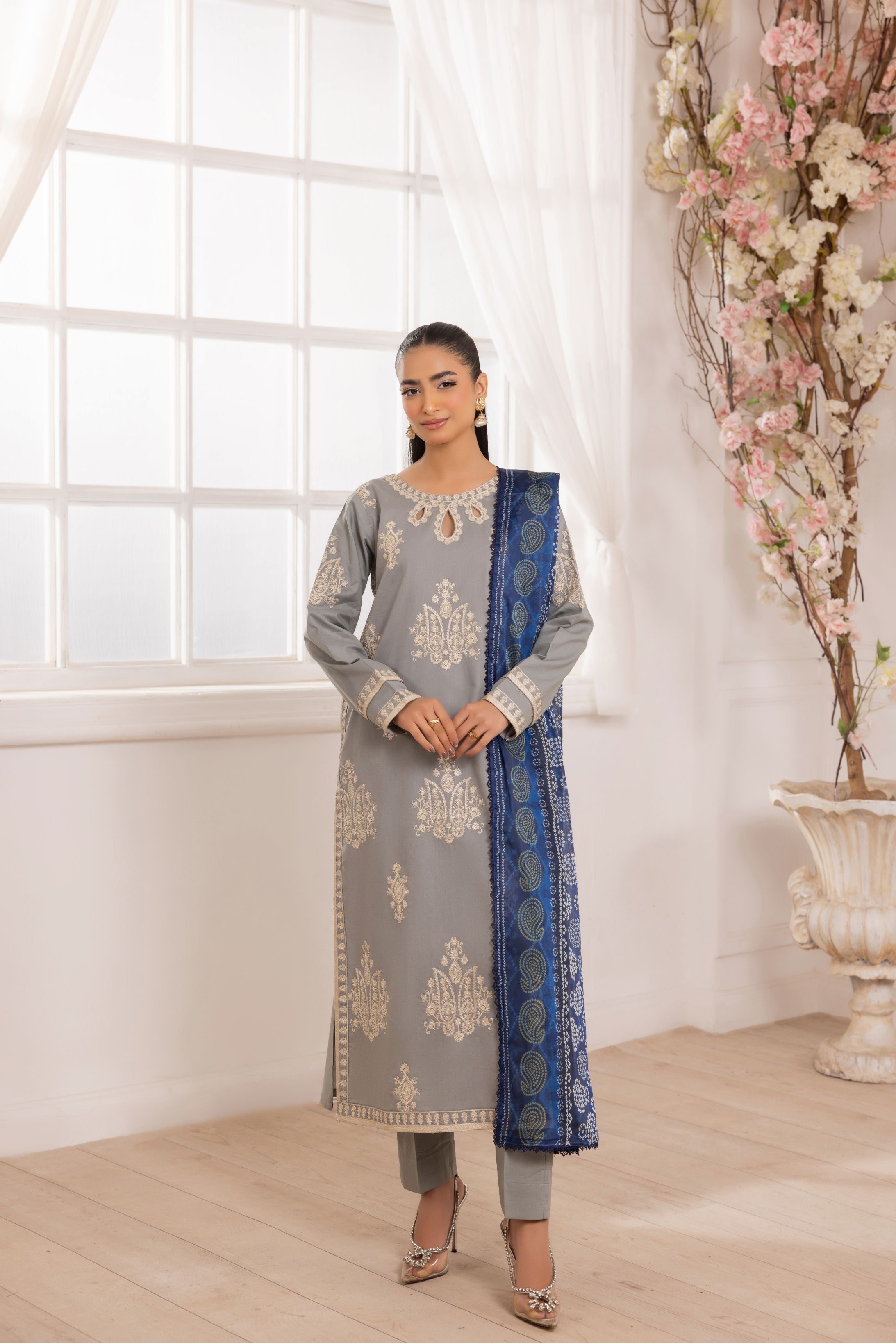 Lawn Breeze by Mohagni – 3pc Ready to Wear Cotton Summer Suit LMB3