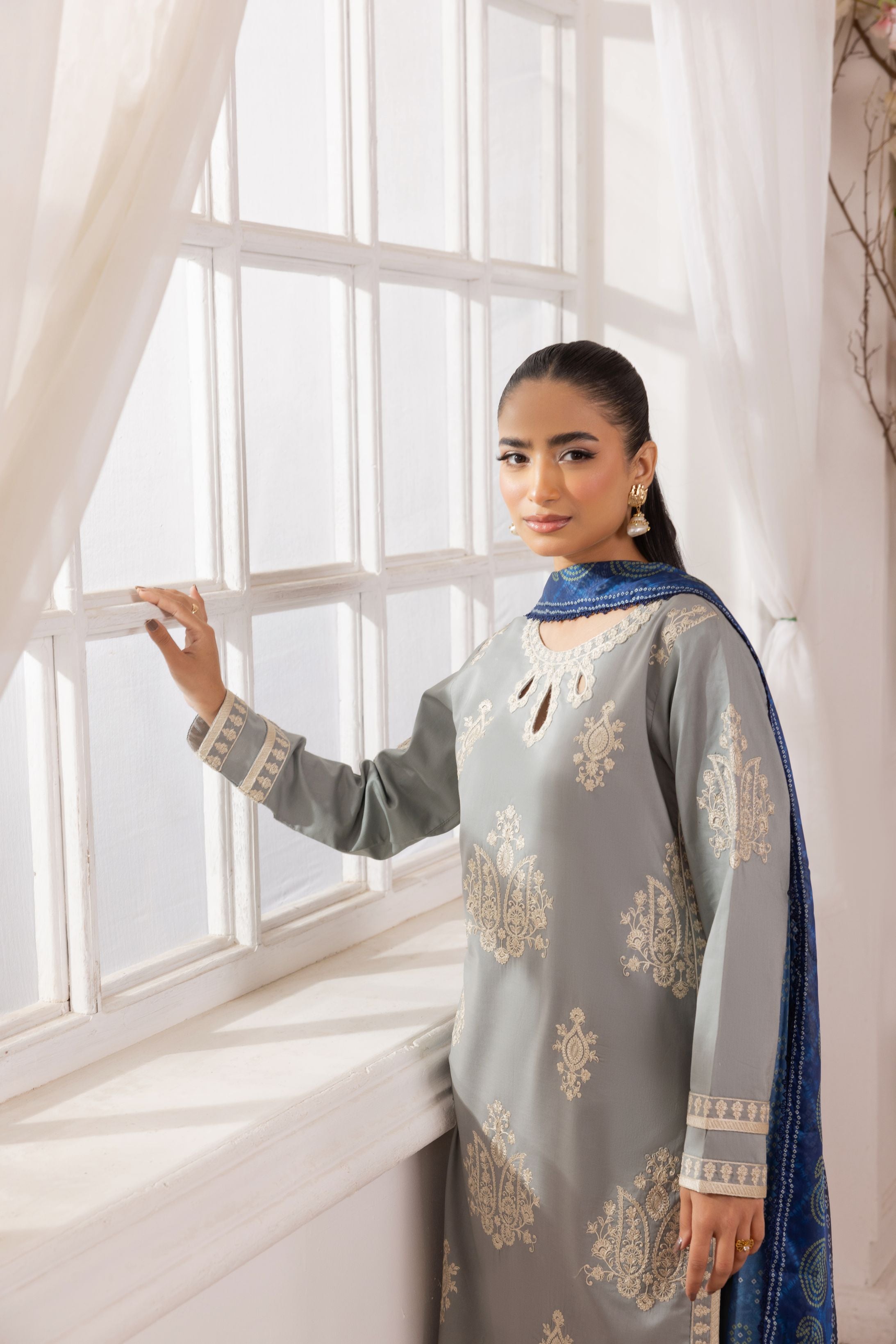 Lawn Breeze by Mohagni – 3pc Ready to Wear Cotton Summer Suit LMB3