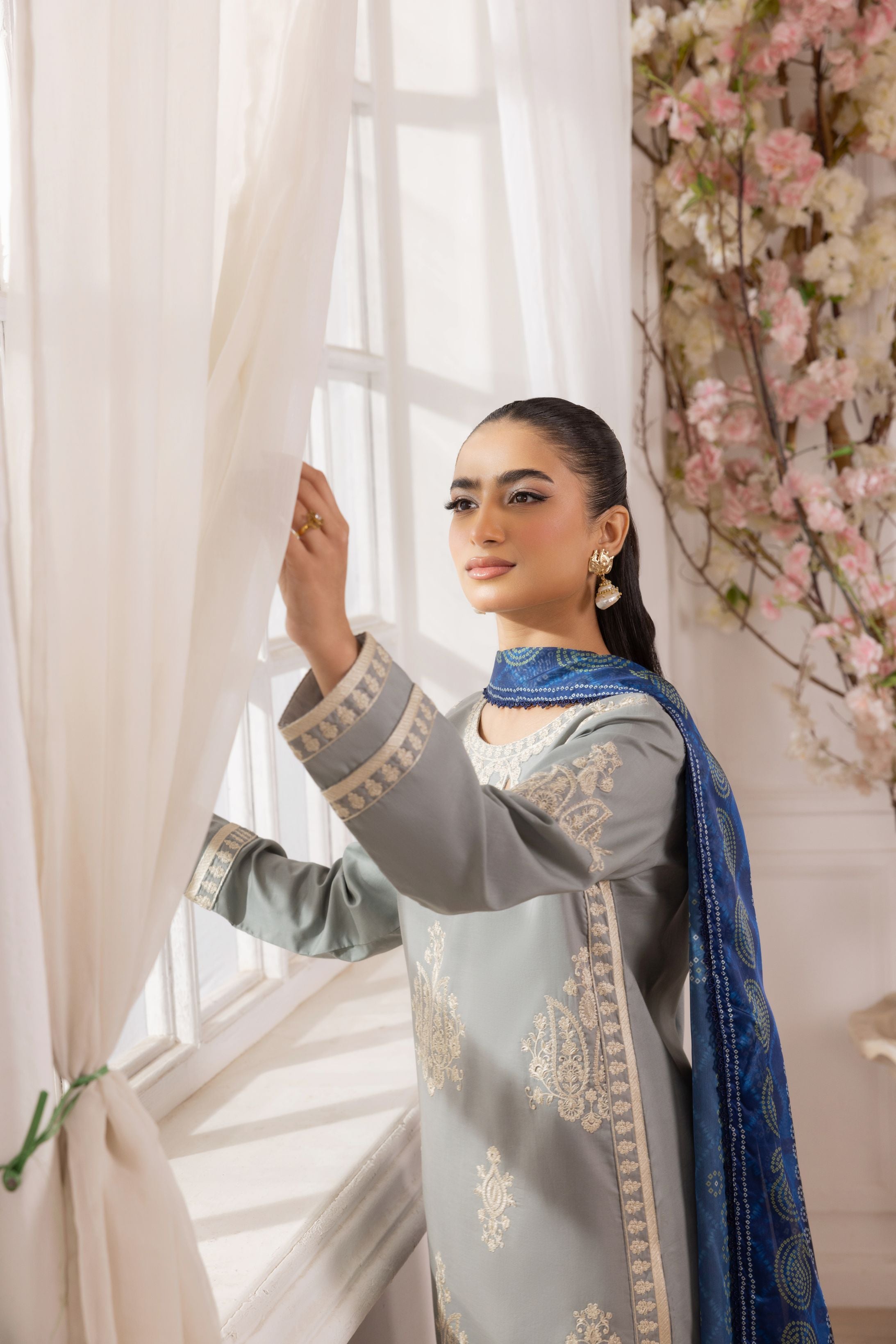 Lawn Breeze by Mohagni – 3pc Ready to Wear Cotton Summer Suit LMB3