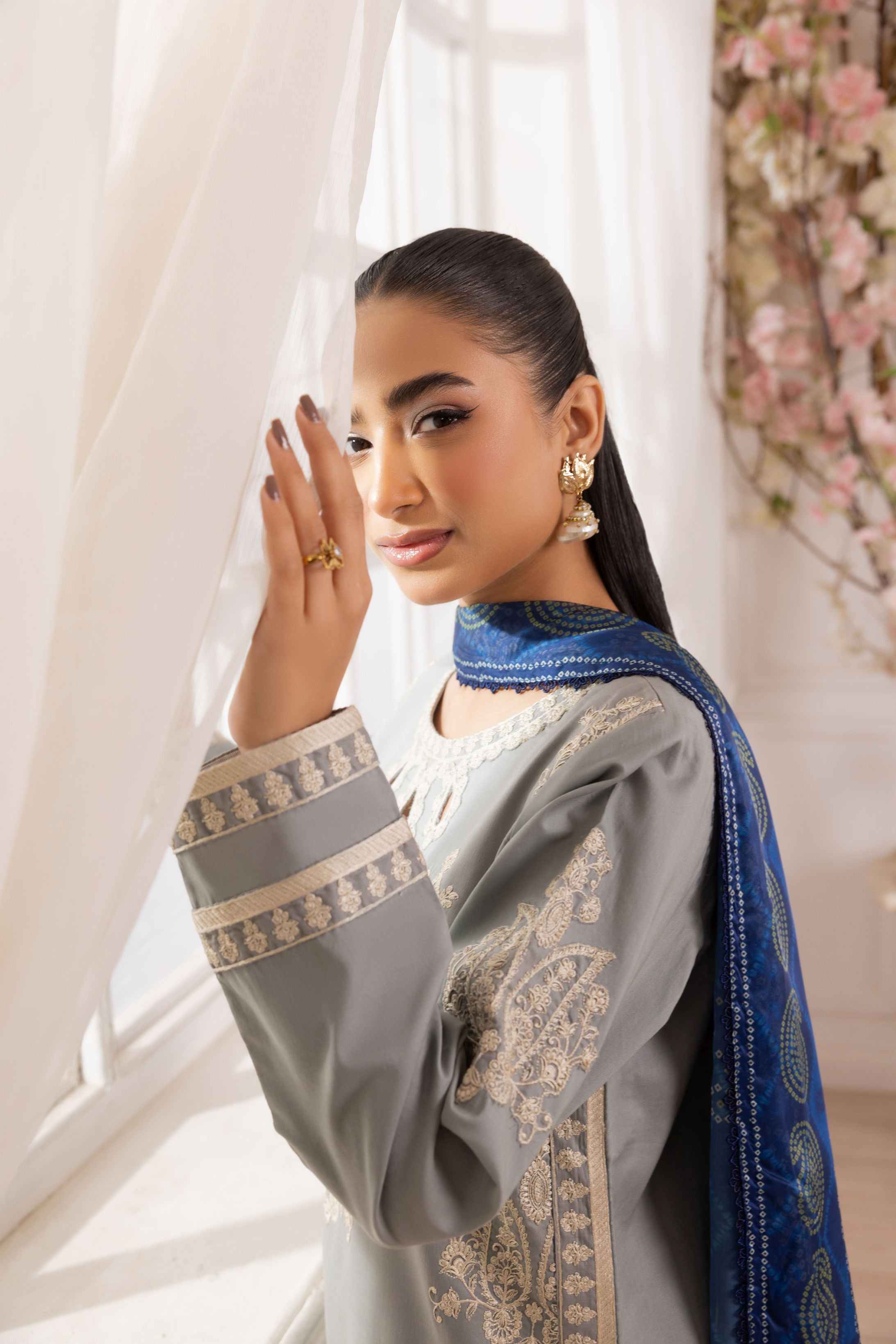Lawn Breeze by Mohagni – 3pc Ready to Wear Cotton Summer Suit LMB3