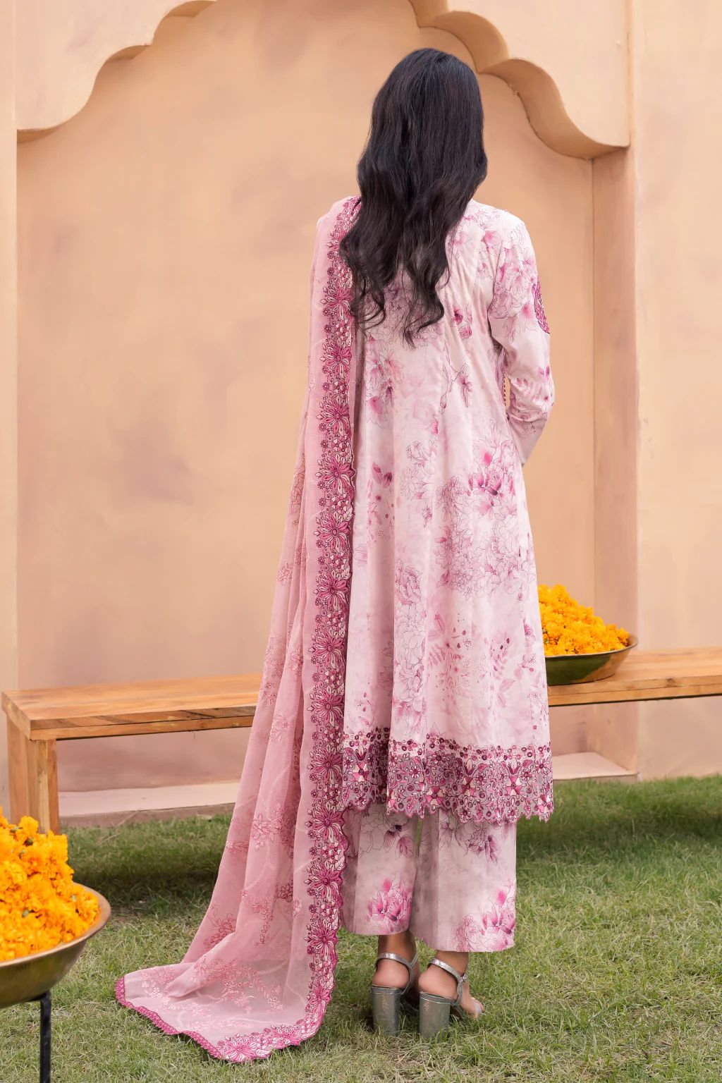 Iznik Aashiaan Festive Lawn Helena 08