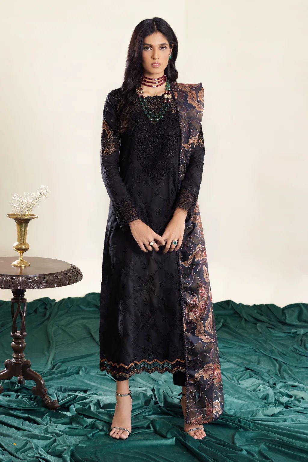 Iznik Aashiaan Festive Lawn Daisha 10