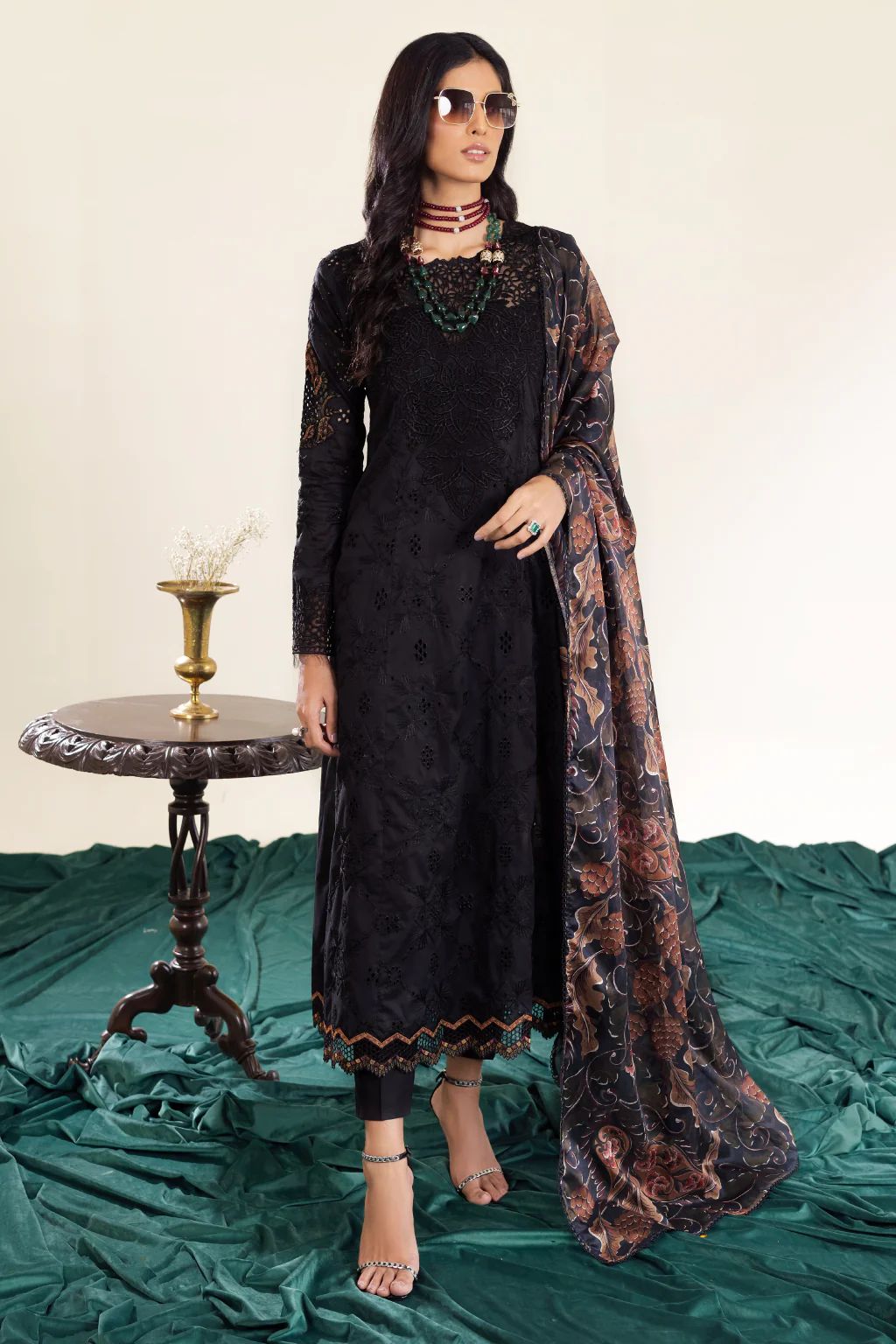 Iznik Aashiaan Festive Lawn Daisha 10