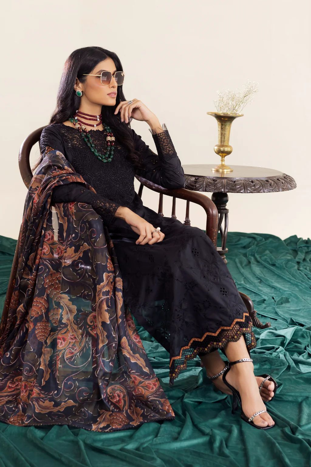 Iznik Aashiaan Festive Lawn Daisha 10