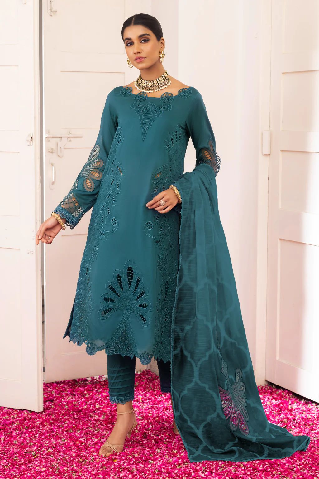 Iznik Aashiaan Festive Lawn Alzena 12
