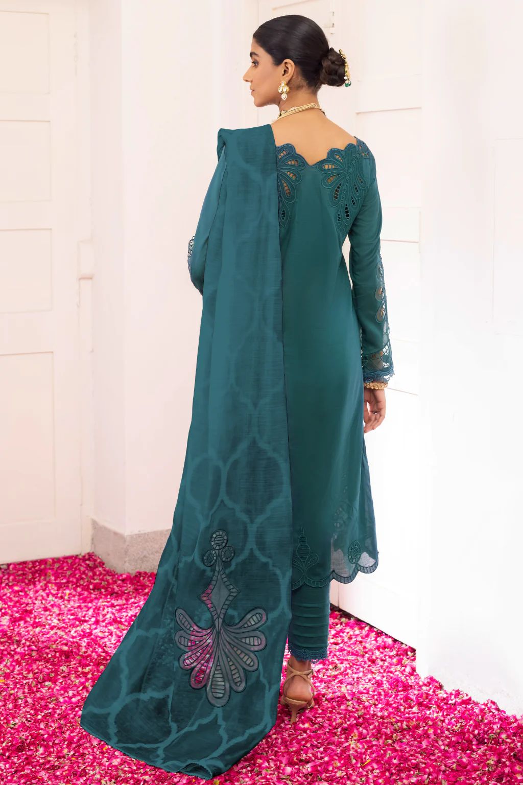 Iznik Aashiaan Festive Lawn Alzena 12