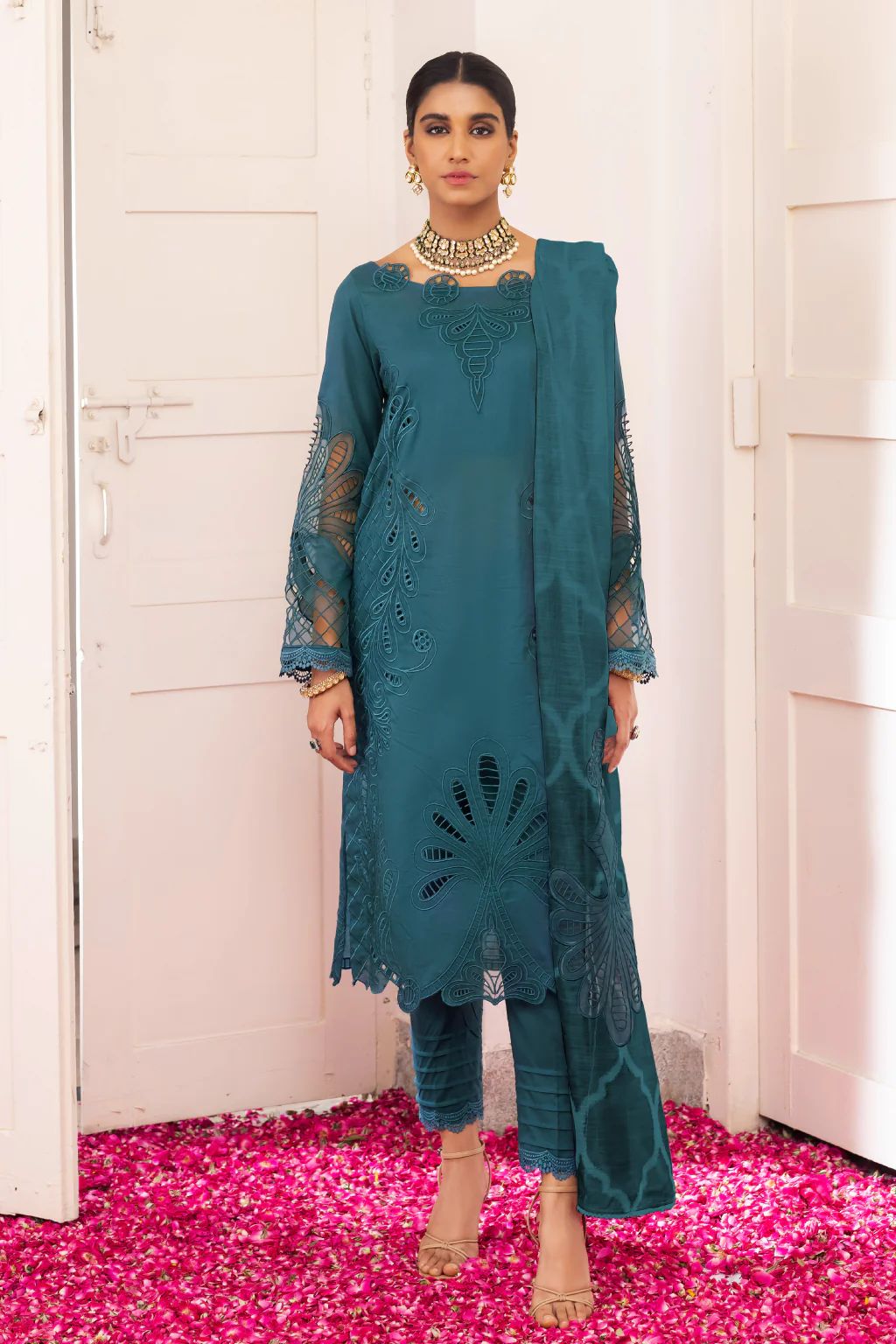 Iznik Aashiaan Festive Lawn Alzena 12