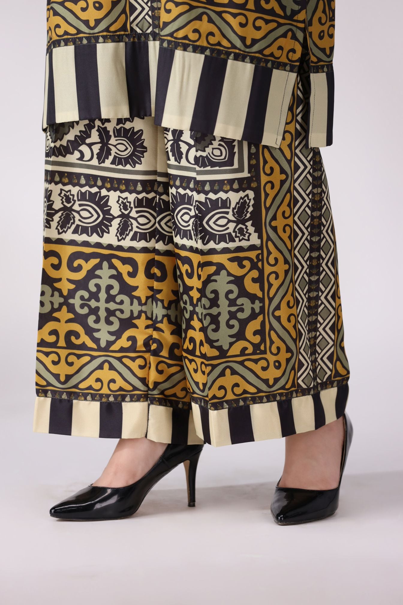 Bold & Elegant Crepe Silk Co-ord Set | Lush Drapes by Mohagni LDM2