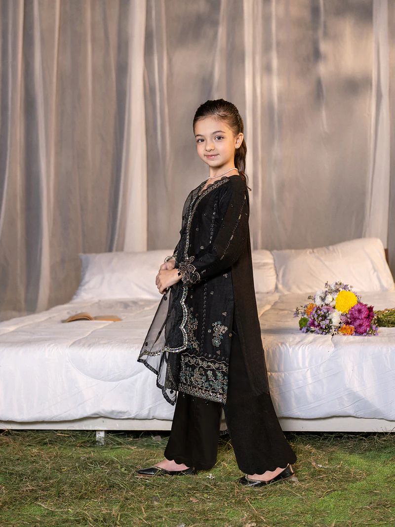 Hania’s Eid Twinning Charm by Mona – Black Chikankari Jacquard Sharara Suit HEC9