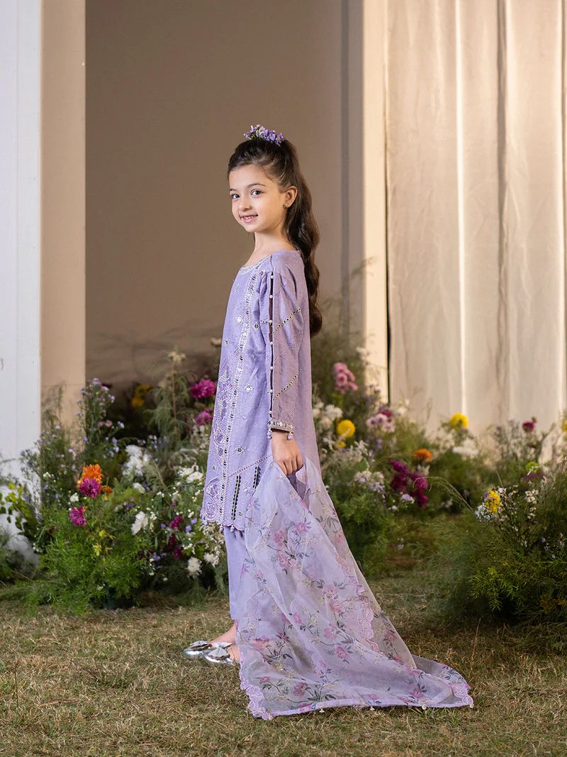 Hania’s Eid Twinning Charm by Mona – Lavender Chikankari Jacquard HEC10