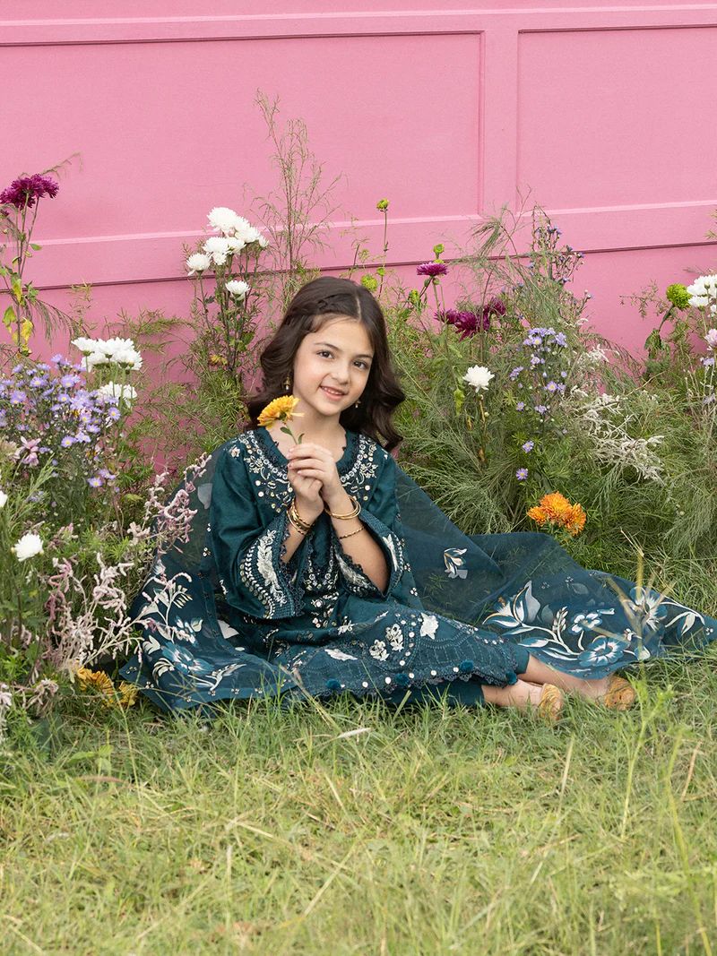 Hania’s Eid Twinning Charm by Mona – Emerald Chikankari Jacquard HEC13