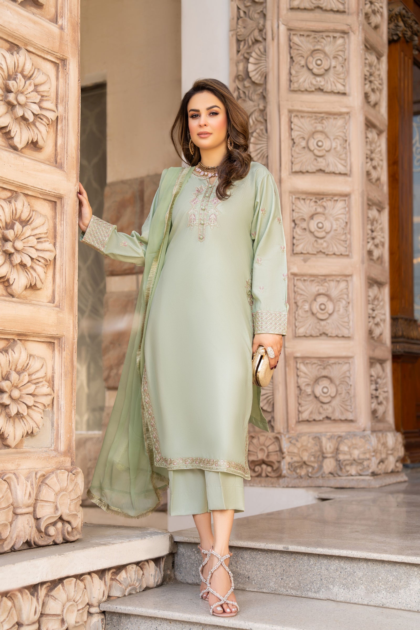 3pc Ready to Wear Raw Silk Dress by Gul Warun GRS12 3pc Ready to Wear Raw Silk Dress by Gul Warun GRS12