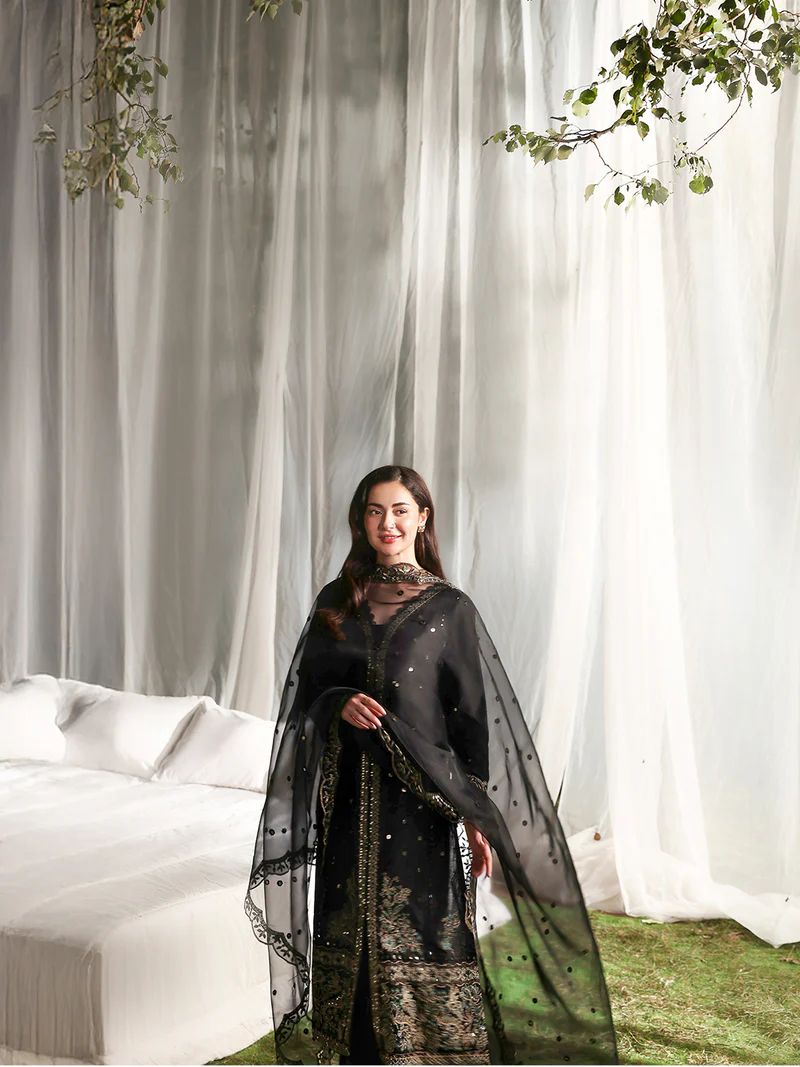 Hania’s Eid Twinning Charm by Mona – Black Chikankari Jacquard Sharara Suit HEC9