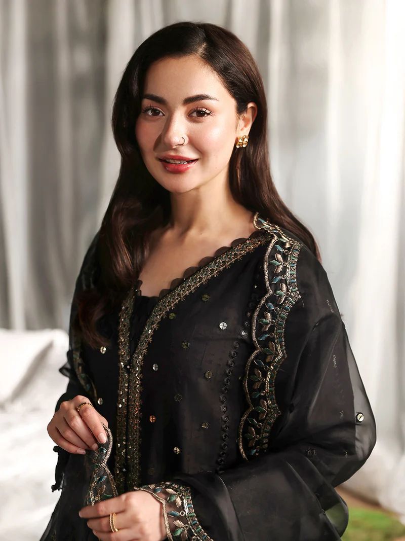 Hania’s Eid Twinning Charm by Mona – Black Chikankari Jacquard Sharara Suit HEC9