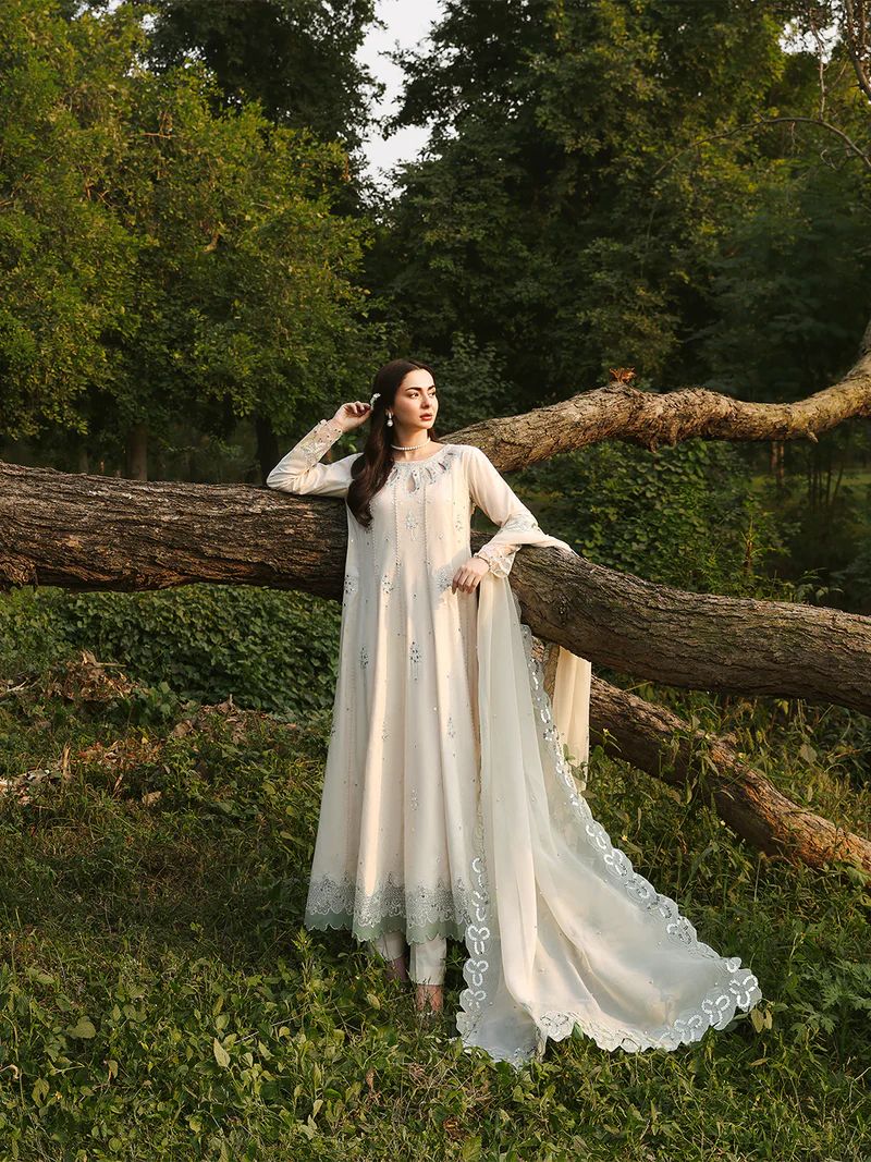 Hania’s Eid Twinning Charm by Mona – Ivory Chikankari Jacquard Maxi HEC12