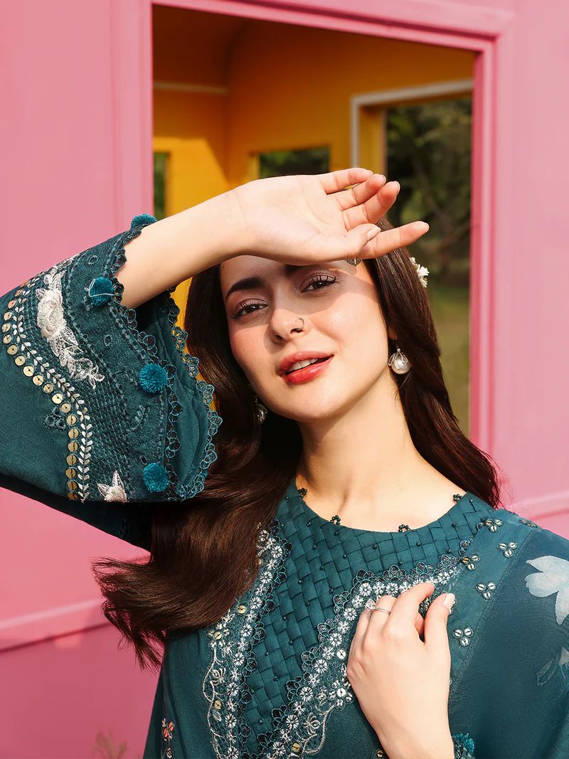 Hania’s Eid Twinning Charm by Mona – Emerald Chikankari Jacquard HEC13