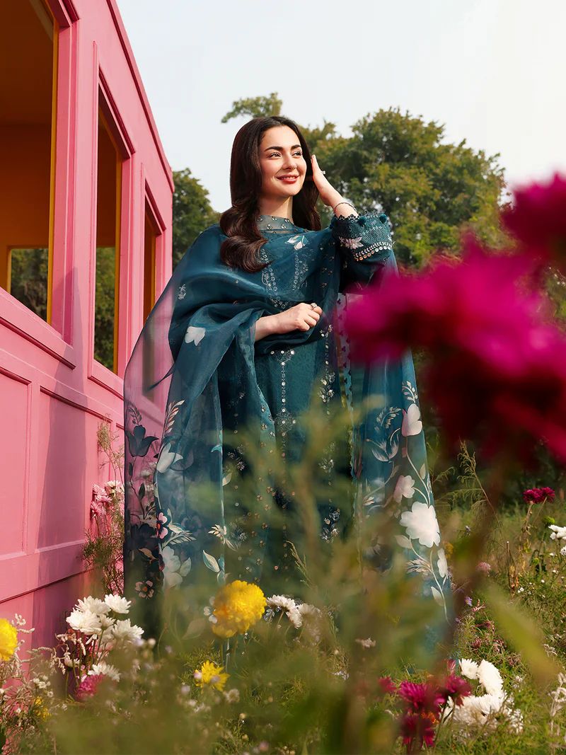 Hania’s Eid Twinning Charm by Mona – Emerald Chikankari Jacquard HEC13