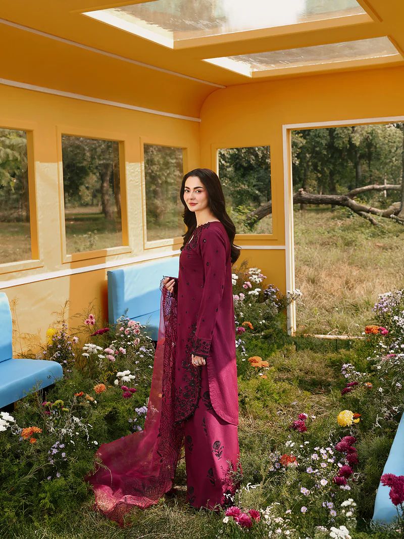 Hania’s Eid Twinning Charm by Mona – Berry Chikankari Jacquard HEC15