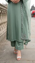 Miski Winter Essentials 3pc Sage Green Embroidered Linen Suit with Net Dupatta – MWE4