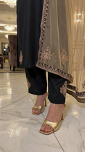 Miski Winter Essentials 3pc Black Embroidered Linen Suit with Net Dupatta – MWE10