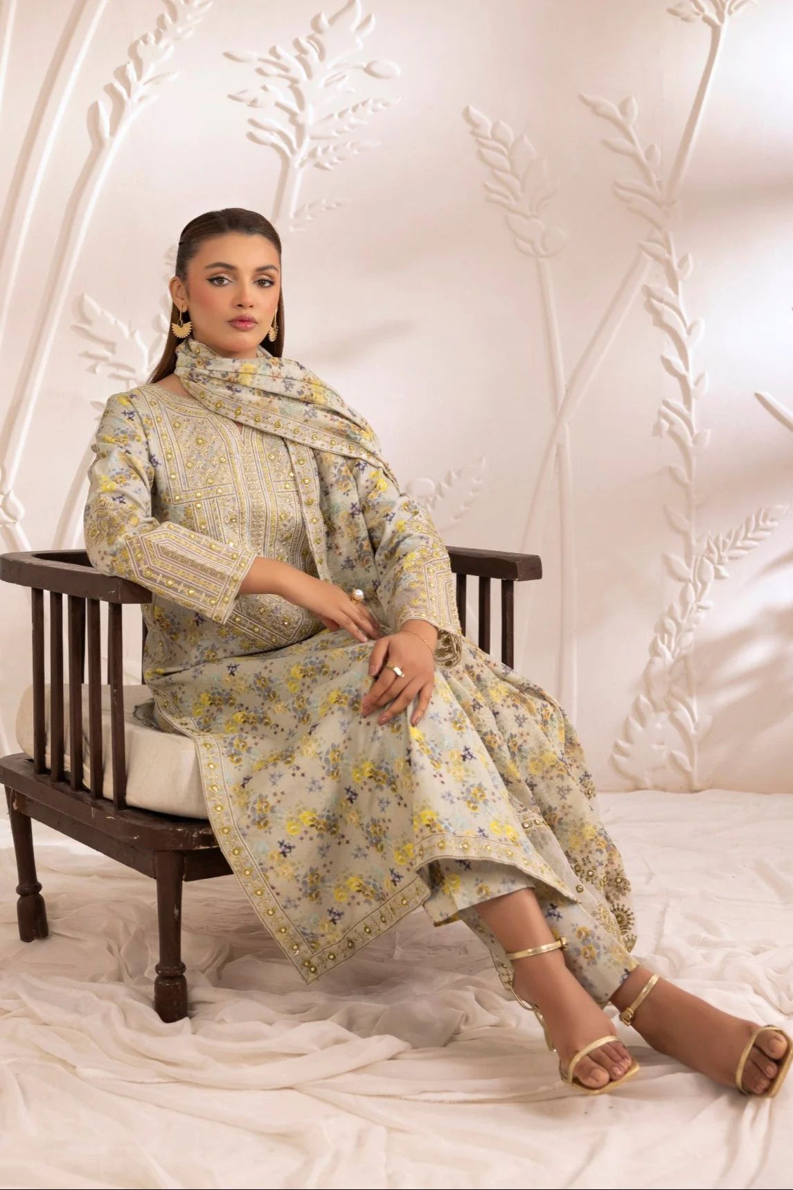 Rang Bahaar Ready to Wear Pakistani Womenswear by Designer Mohagni RBM1