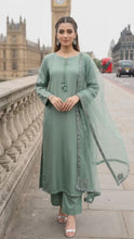 Miski Winter Essentials 3pc Sage Green Embroidered Linen Suit with Net Dupatta – MWE4