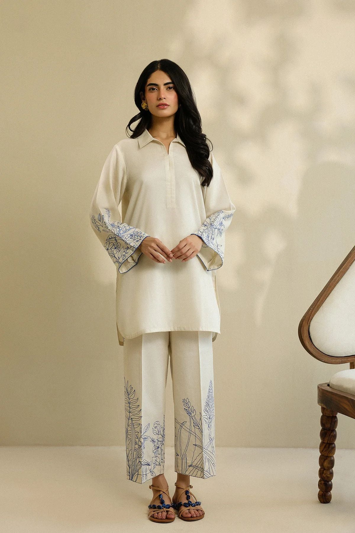 Ivory Botanical Embroidered Self Jacquard 2pc Winter Set – Sahar SWC6