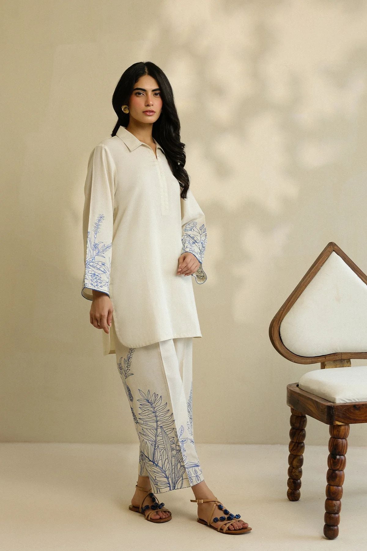 Ivory Botanical Embroidered Self Jacquard 2pc Winter Set – Sahar SWC6