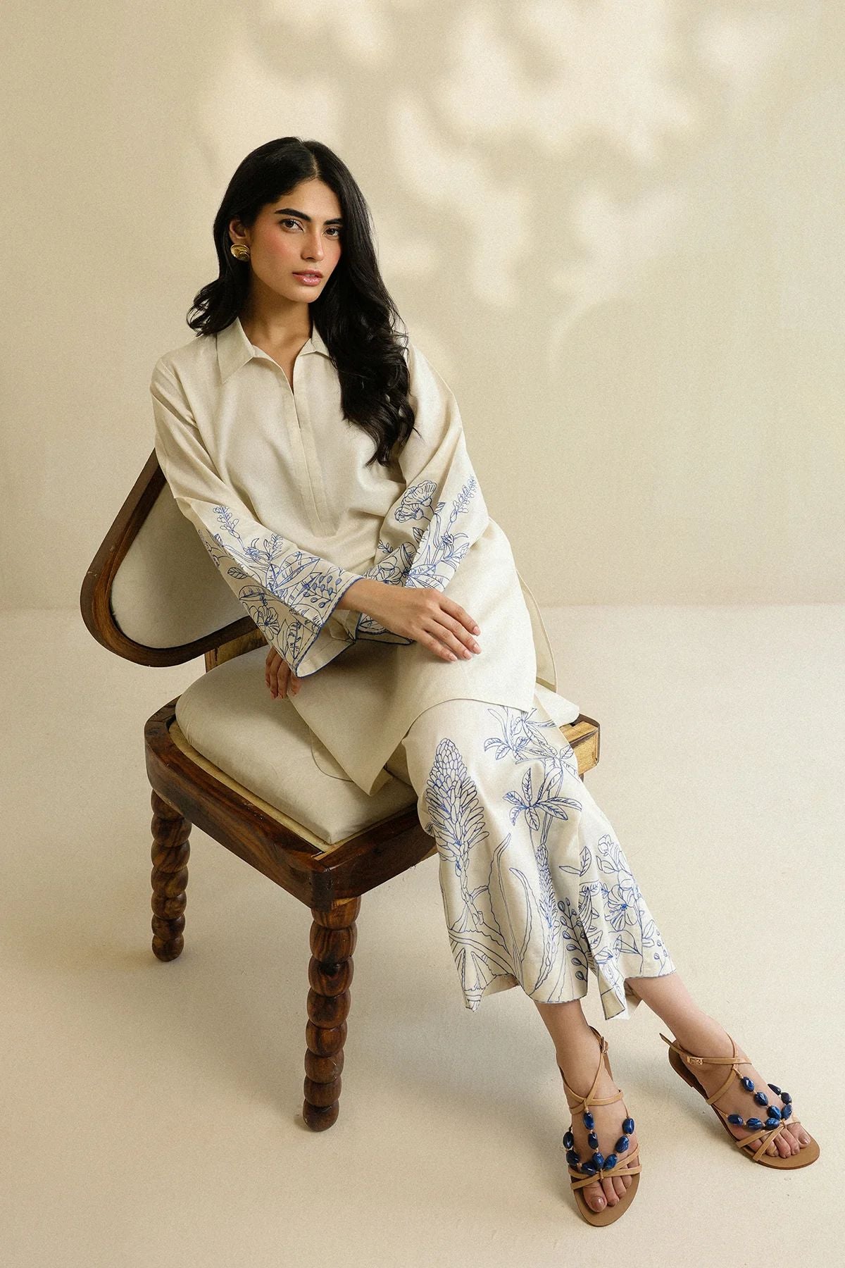 Ivory Botanical Embroidered Self Jacquard 2pc Winter Set – Sahar SWC6