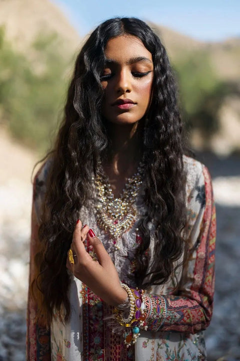 Sana Safinaz Ready to Wear Luxury Lawn 23 02A
