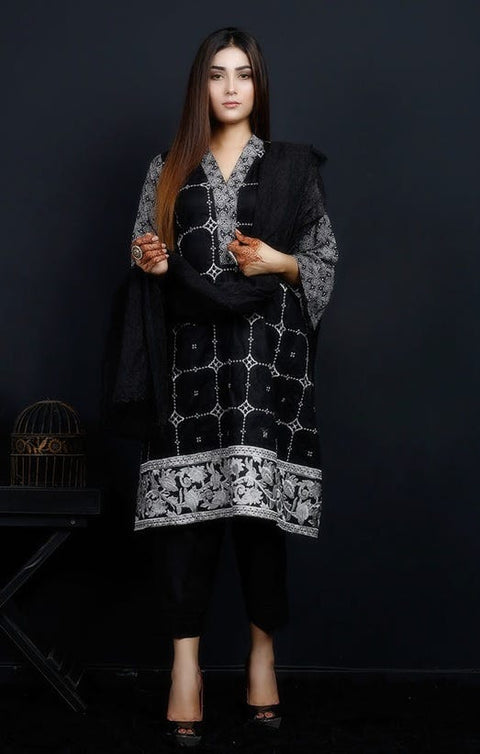 Black and White Embroidered Lawn Collection by Zaiwa 02