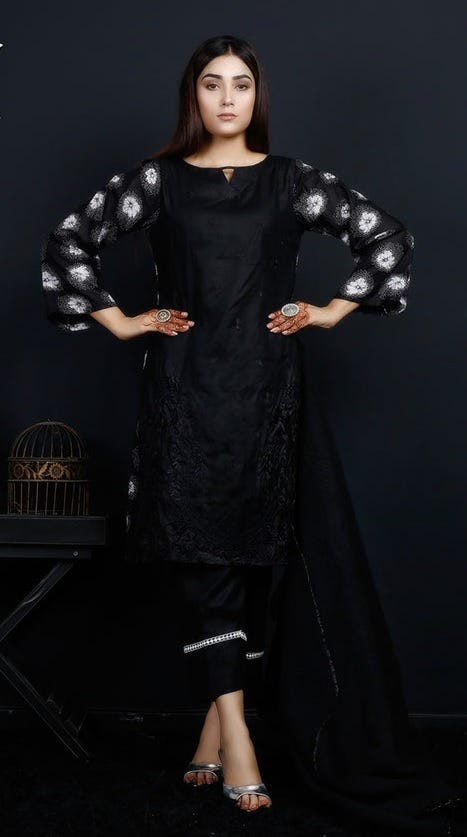 Black and White Embroidered Lawn Collection by Zaiwa 04