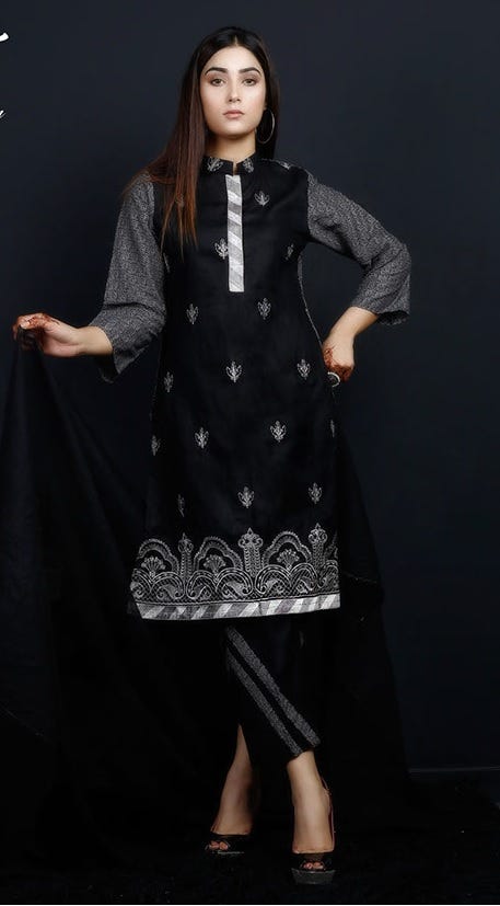 Black and White Embroidered Lawn Collection by Zaiwa 05