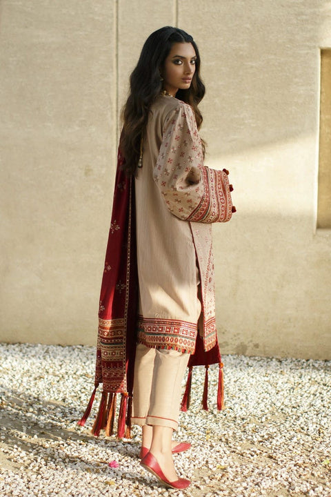Winter Khadar Ready to Wear Embroidered Collection by Baroque 07
