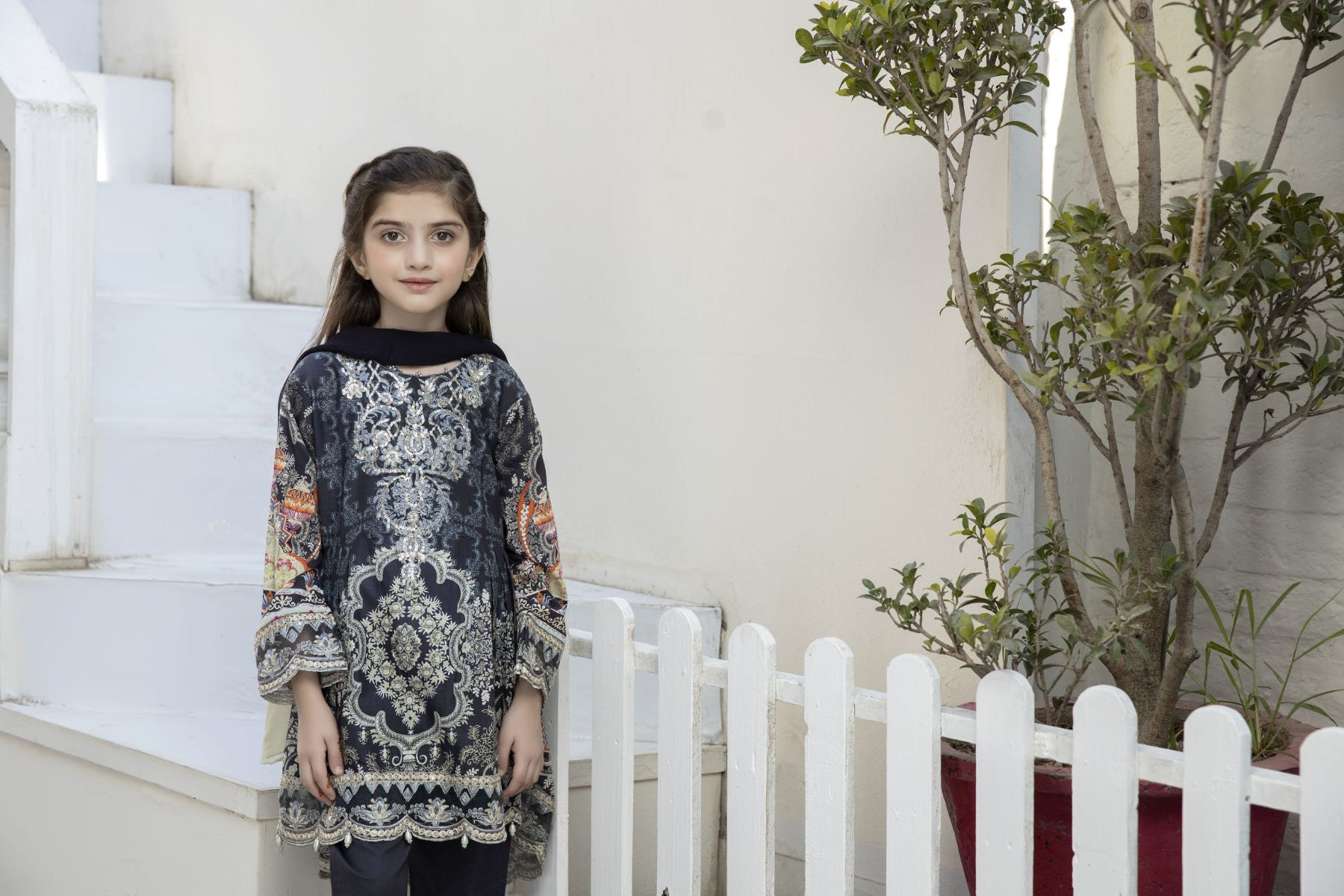 Kids Mona Ready to Wear 3 Pcs Embroidered Lawn Collection 02
