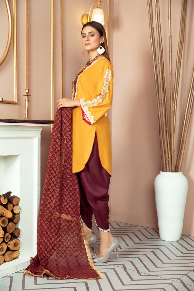 Luxury Lawn Ready to Wear 3 Pcs Collection by Gulwarun 06